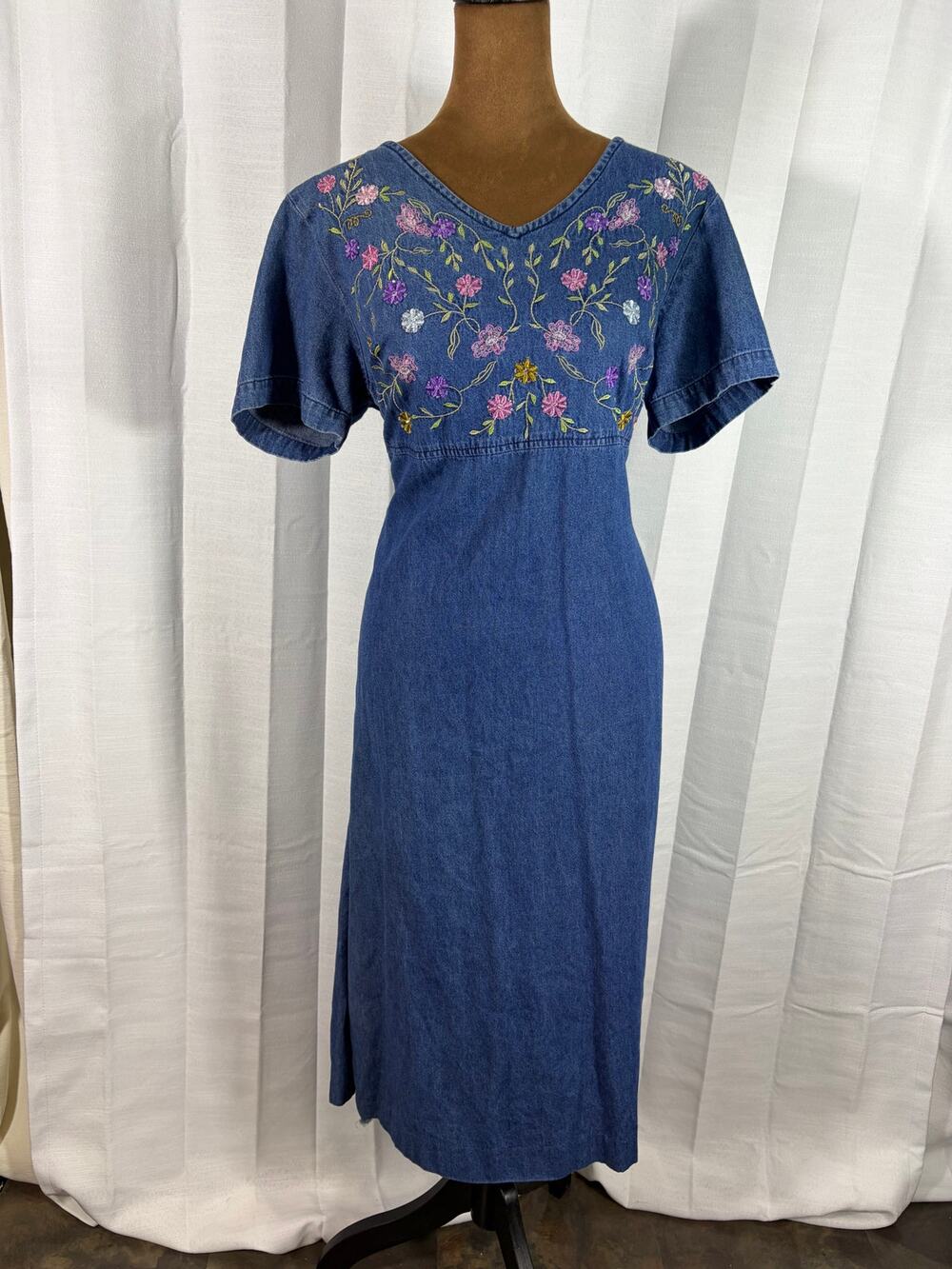 Jane Ashley Floral Embroidered Beaded Denim Midi Dress Medium Cotton Tie Back
